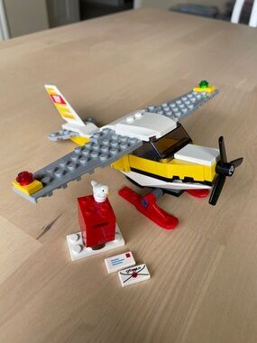 LEGO Set 60250 Mail Plane